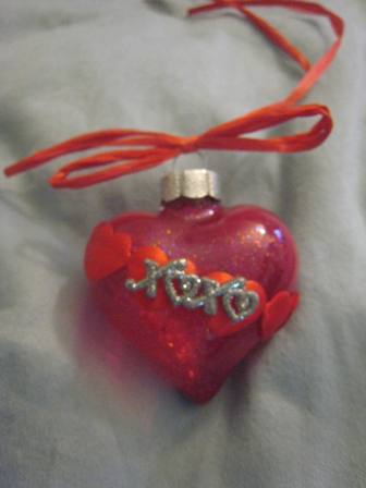  ornaments are a great way to make your Valentine's Day special!